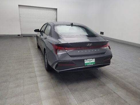 Used 2024 Hyundai Elantra SEL FWD image 5