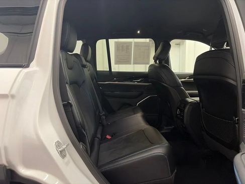Used 2022 Jeep Grand Cherokee Trailhawk AWD/4WD image 19