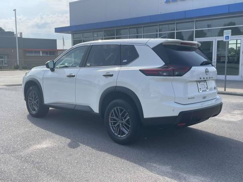 Used 2025 Nissan Rogue S AWD/4WD image 4