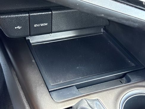 Used 2021 Toyota Camry SE FWD image 23