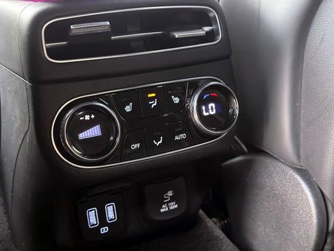 Used 2022 Genesis GV70 3.5T Sport w/ Sport Prestige Package AWD/4WD image 15