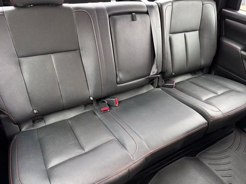 Used 2021 Nissan Titan PRO-4X w/ Pro-4x Convenience Package AWD/4WD image 17