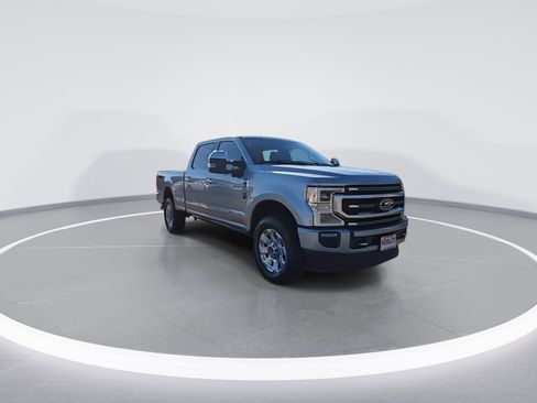 Used 2022 Ford F350 Platinum w/ FX4 Off-Road Package image 2