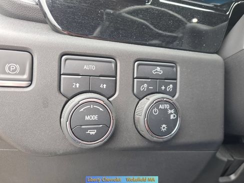 Used 2022 Chevrolet Silverado 1500 LT AWD/4WD image 24