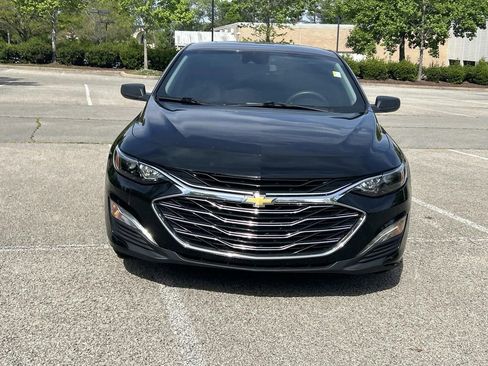 Used 2023 Chevrolet Malibu LS FWD image 2