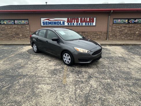 Used 2017 Ford Focus S image 2