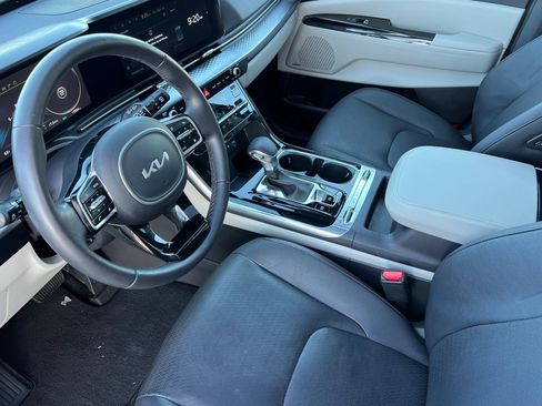 Used 2024 Kia Carnival SX Prestige image 10