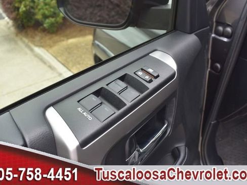 Used 2022 Toyota 4Runner SR5 RWD image 17