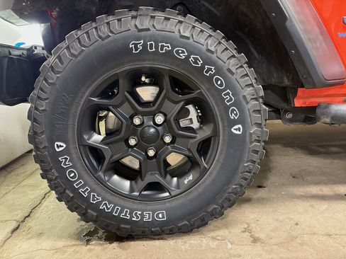 Used 2023 Jeep Wrangler Unlimited w/ Cold Weather Group image 24