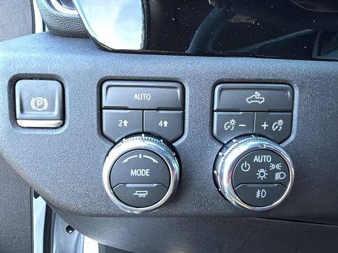 New 2026 GMC Sierra 1500 Elevation image 13