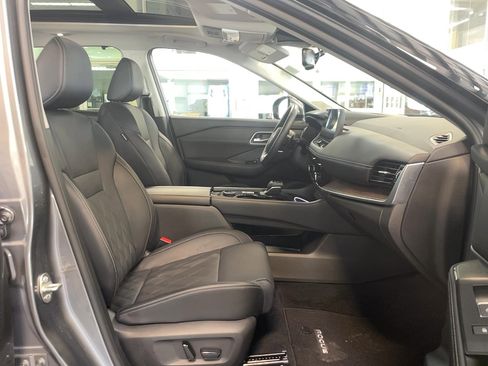 Used 2024 Nissan Rogue Platinum w/ Platinum Premium Package image 25