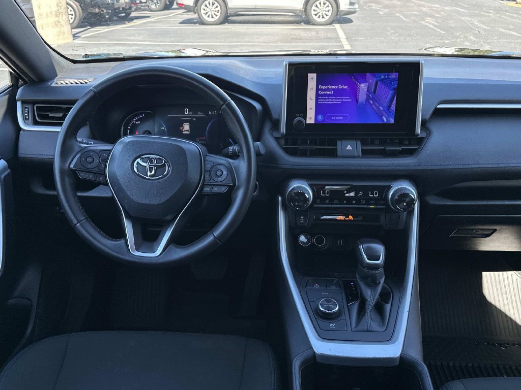 Used 2024 Toyota RAV4 SE AWD/4WD image 17