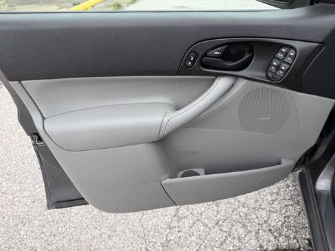Used 2007 Ford Focus SE FWD image 13