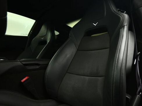 Used 2015 Chevrolet Corvette Z06 w/ 3LZ Preferred Equipment Group RWD image 46