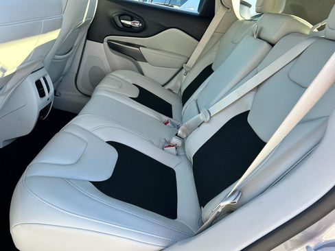 Used 2021 Jeep Cherokee Latitude Plus w/ Security Package image 13