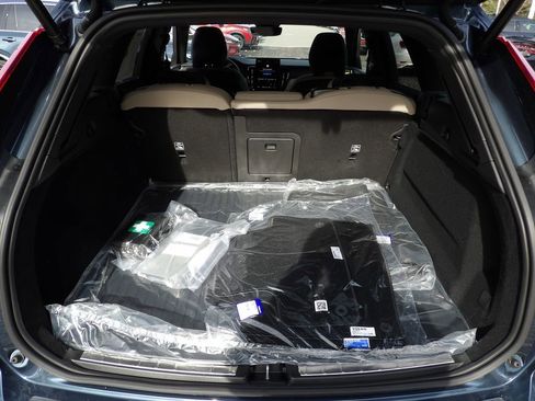 New 2026 Volvo XC60 B5 Plus w/ Protection Package Premier AWD/4WD image 27