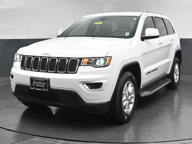 Used 2020 Jeep Grand Cherokee Laredo w/ Security & Convenience Group AWD/4WD image 3
