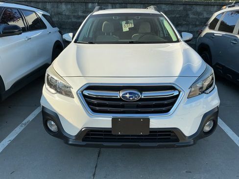 Used 2019 Subaru Outback 2.5i Premium AWD/4WD image 2