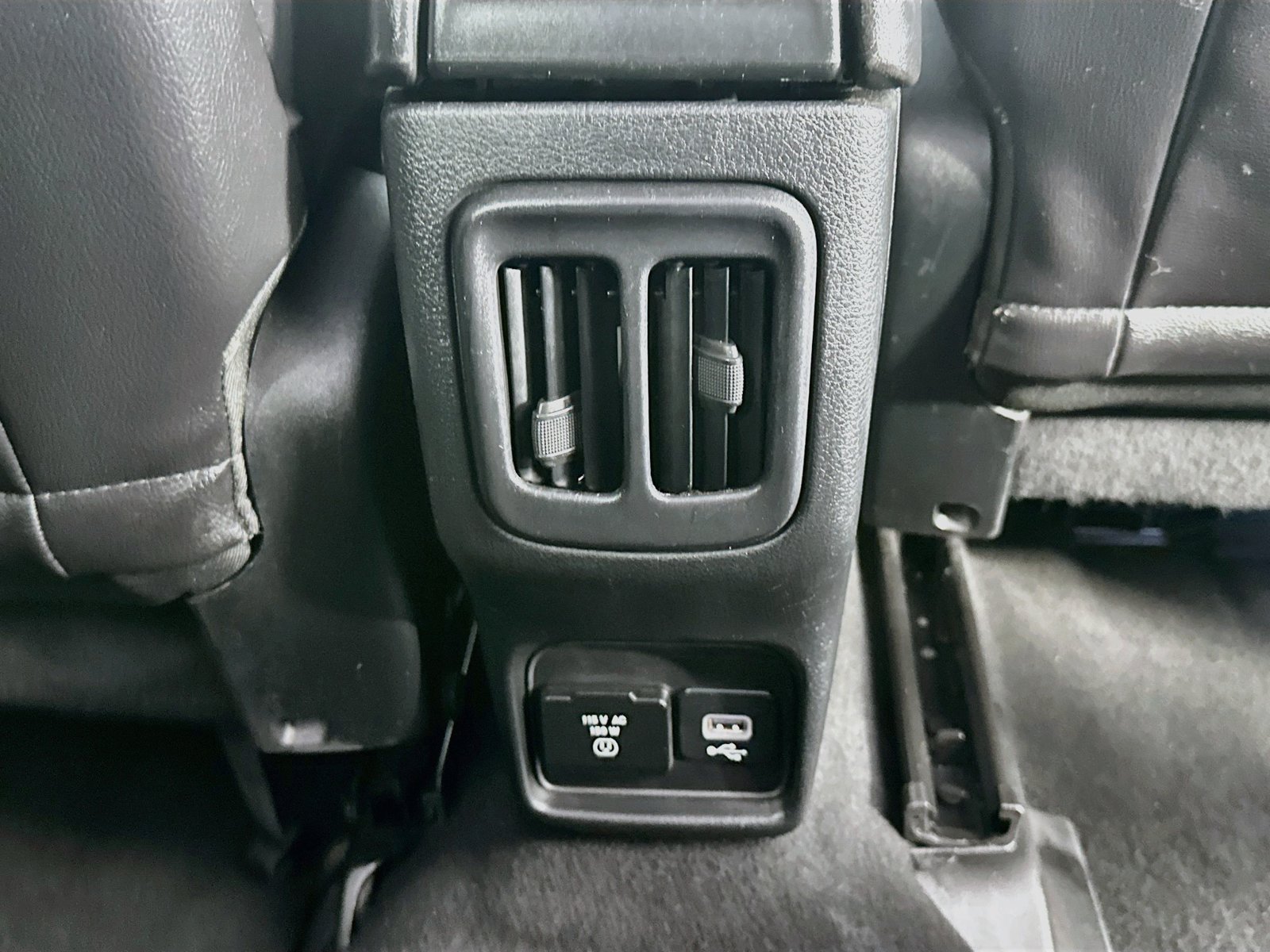 Used 2017 Jeep Compass Latitude w/ Popular Equipment Group AWD/4WD image 24