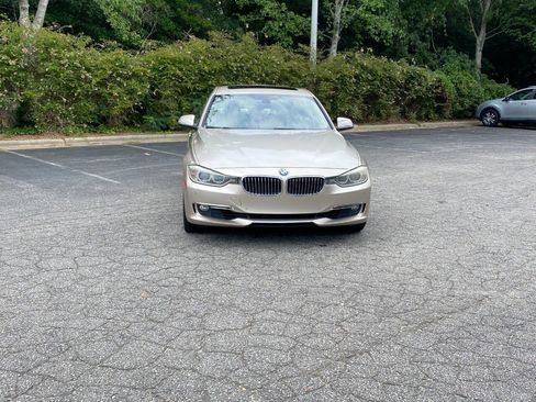 Used 2013 BMW 328i xDrive Sedan AWD/4WD image 2