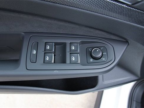 New 2026 Volkswagen GTI SE image 13