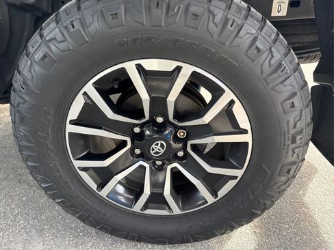 Used 2021 Toyota Tacoma SR5 image 15