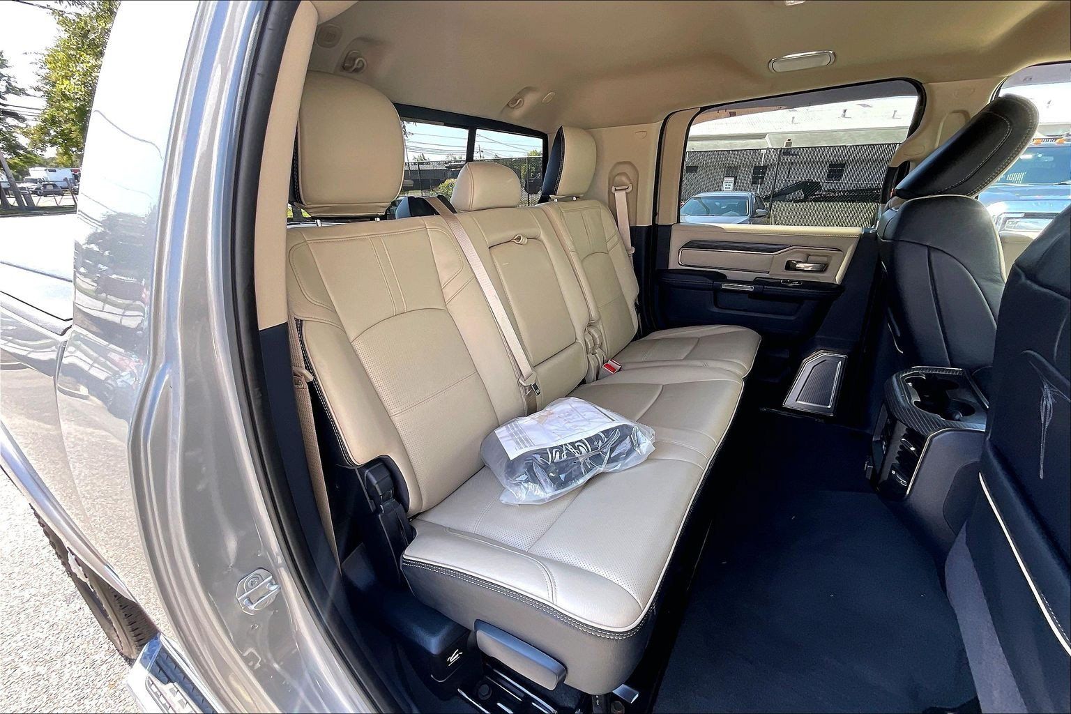 Used 2022 RAM 2500 Limited AWD/4WD image 31