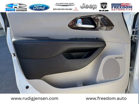 Used 2021 Chrysler Pacifica Limited w/ Premium & Safety Sphere Group AWD/4WD image 10