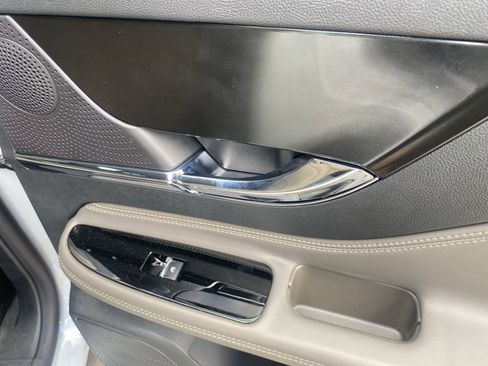 Certified 2025 Lincoln Corsair FWD image 27