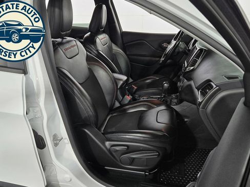 Used 2019 Jeep Cherokee Trailhawk w/ Comfort/Convenience Group AWD/4WD image 42