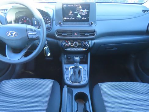 Used 2023 Hyundai Kona SE w/ Cargo Package image 7