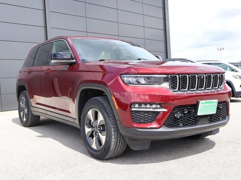 Used 2022 Jeep Grand Cherokee Limited 4xe w/ Luxury Tech Group II AWD/4WD image 6