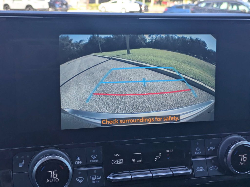 Used 2023 Toyota Highlander XLE FWD image 20