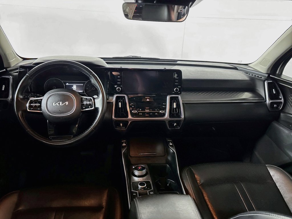 Certified 2023 Kia Sorento EX AWD/4WD image 13