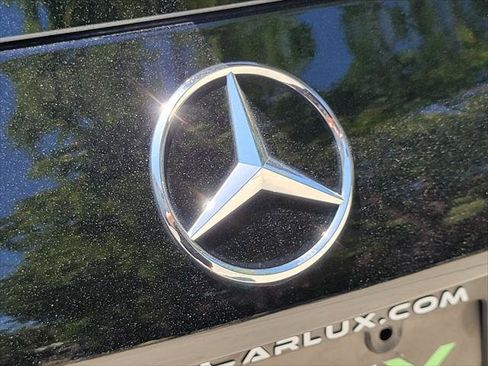 Used 2022 Mercedes-Benz GLB 250 4MATIC w/ Premium Package Lite image 8