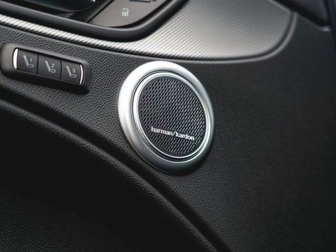 New 2025 Alfa Romeo Stelvio Sprint image 18