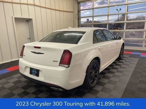 Used 2023 Chrysler 300 Touring L w/ Popular Equipment Group image 3