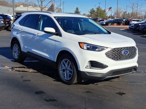 Certified 2023 Ford Edge SEL w/ Convenience Package AWD/4WD image 2