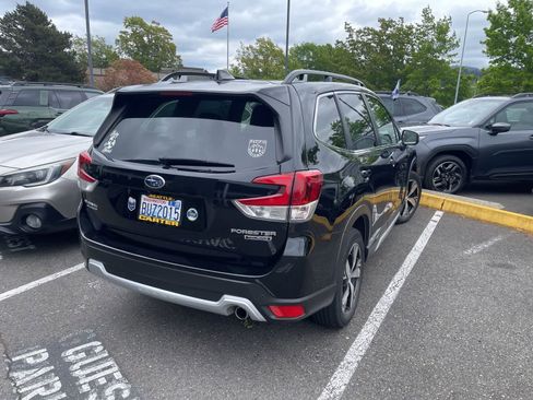 Used 2020 Subaru Forester Touring AWD/4WD image 3