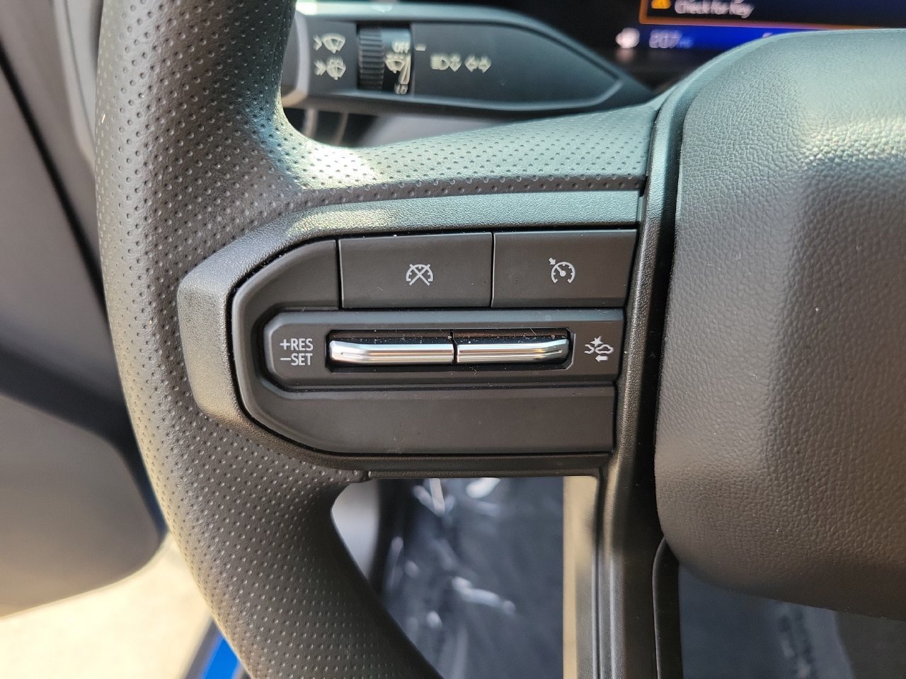 Used 2023 Chevrolet Colorado W/T w/ Safety Package RWD image 18