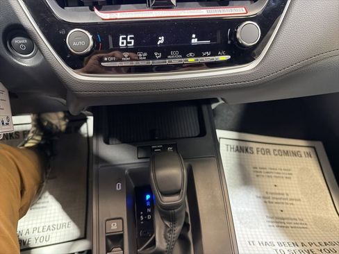 Used 2026 Toyota Corolla Cross AWD Hybrid image 31