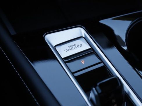 Used 2024 Volkswagen Atlas SE image 24