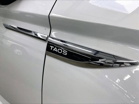 Used 2022 Volkswagen Taos SE image 34