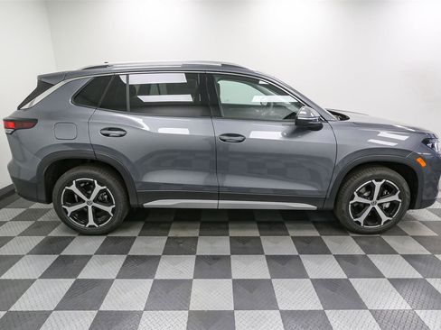 New 2025 Volkswagen Tiguan SE image 7