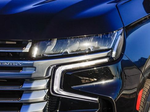 Used 2023 Chevrolet Tahoe High Country image 5