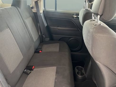 Used 2011 Jeep Patriot Latitude AWD/4WD image 18