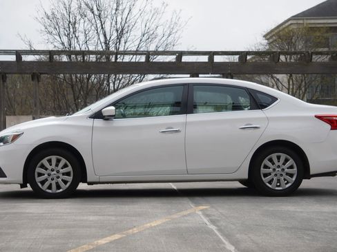 Used 2017 Nissan Sentra S image 6