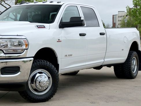 Used 2022 RAM 3500 Tradesman w/ Chrome Appearance Group image 9