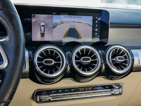 Used 2021 Mercedes-Benz GLB 250 image 29