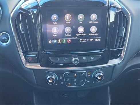 Used 2023 Chevrolet Traverse RS image 18